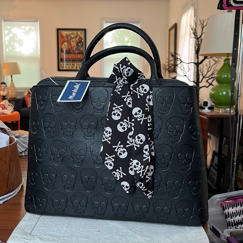 NWT highly coveted Betsey Johnson skull bag!